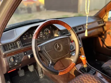 Mercedes-Benz E 220 1993 года за 2 350 000 тг. в Кызылорда – фото 7