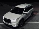 Toyota Highlander 2014 годаfor18 200 000 тг. в Актобе