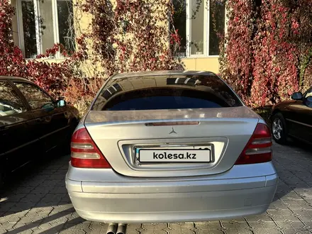 Mercedes-Benz C 180 2000 года за 3 000 000 тг. в Талдыкорган