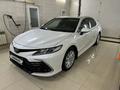 Toyota Camry 2021 года за 13 600 000 тг. в Уральск