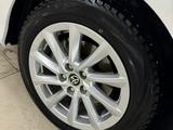 Toyota Camry 2021 года за 13 600 000 тг. в Уральск – фото 5