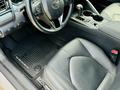 Toyota Camry 2021 года за 13 600 000 тг. в Уральск – фото 6