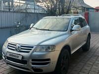 Volkswagen Touareg 2005 года за 5 100 000 тг. в Алматы