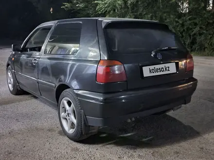 Volkswagen Golf 1995 года за 900 000 тг. в Алматы – фото 3
