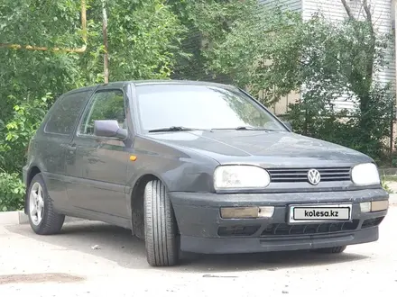 Volkswagen Golf 1995 года за 900 000 тг. в Алматы