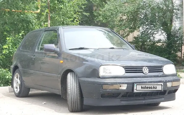 Volkswagen Golf 1995 года за 900 000 тг. в Алматы