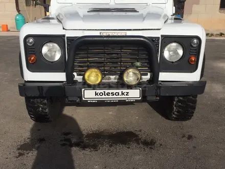 Land Rover Defender 2003 года за 6 000 000 тг. в Алматы – фото 2