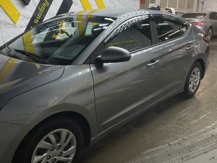 Hyundai Elantra 2018 года за 7 500 000 тг. в Астана – фото 3