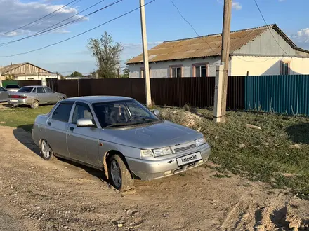 ВАЗ (Lada) 2110 2001 года за 700 000 тг. в Уральск – фото 2
