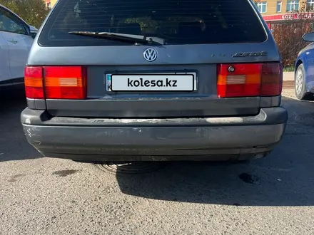 Volkswagen Passat 1993 года за 1 800 000 тг. в Астана – фото 5