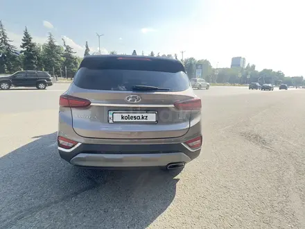 Hyundai Santa Fe 2019 года за 14 500 000 тг. в Алматы – фото 3