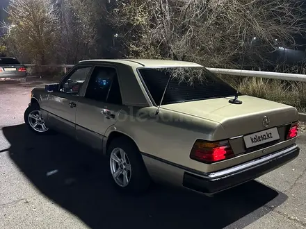 Mercedes-Benz E 230 1988 года за 1 500 000 тг. в Алматы – фото 4