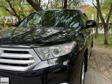 Toyota Highlander 2013 года за 10 000 000 тг. в Астана – фото 2