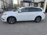 Mitsubishi Outlander 2022 года за 11 200 000 тг. в Уральск – фото 2
