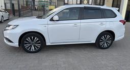 Mitsubishi Outlander 2022 года за 10 700 000 тг. в Уральск – фото 2