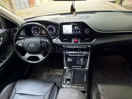 Hyundai Grandeur 2018 года за 11 200 000 тг. в Алматы – фото 9