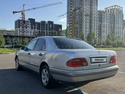 Mercedes-Benz E 200 1995 года за 3 200 000 тг. в Астана – фото 3