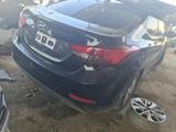 Hyundai Elantra 2015 года за 1 200 000 тг. в Атырау – фото 3