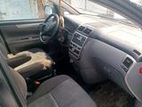 Toyota Avensis Verso 2002 года за 2 700 000 тг. в Алматы – фото 5