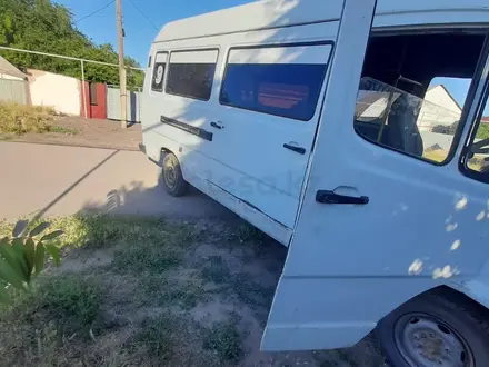 Mercedes-Benz Sprinter 1995 года за 1 700 000 тг. в Шу – фото 5