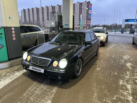 Mercedes-Benz E 280 2000 года за 4 300 000 тг. в Астана