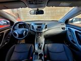 Hyundai Elantra 2014 года за 6 600 000 тг. в Астана – фото 2