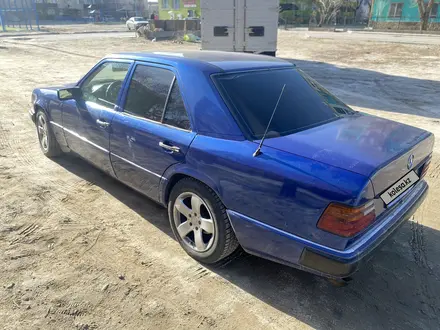 Mercedes-Benz E 300 1990 года за 1 950 000 тг. в Кызылорда – фото 4