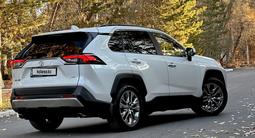 Toyota RAV4 2024 года за 17 500 000 тг. в Караганда – фото 4