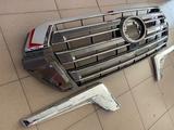 Решетка радиатора на Toyota Land Cruiser 200 новая под оригинал 2015 2021 за 64 000 тг. в Астана – фото 2