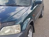 Honda CR-V 1998 года за 3 200 000 тг. в Караганда – фото 2
