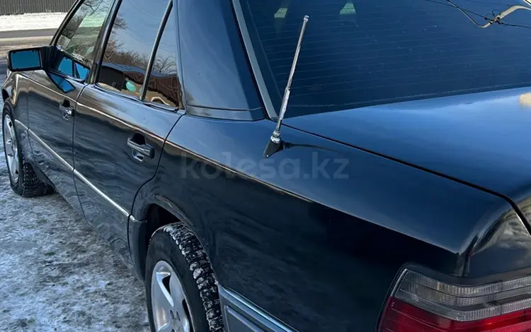 Mercedes-Benz E 220 1994 годаүшін2 300 000 тг. в Алматы