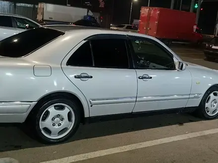 Mercedes-Benz E 280 1996 года за 2 600 000 тг. в Алматы – фото 5