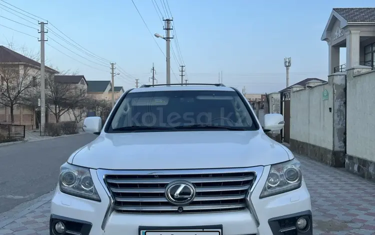 Lexus LX 570 2013 годаfor26 000 000 тг. в Актау