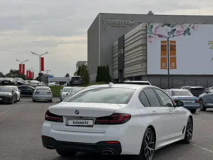 BMW 530 2021 года за 25 500 000 тг. в Алматы – фото 20