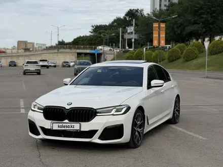 BMW 530 2021 года за 25 500 000 тг. в Алматы – фото 22