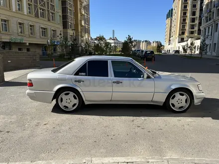 Mercedes-Benz E 500 1993 года за 13 000 000 тг. в Астана – фото 7