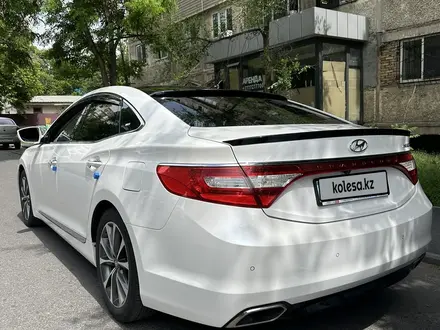 Hyundai Grandeur 2015 года за 9 300 000 тг. в Шымкент – фото 2