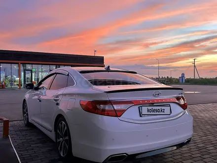 Hyundai Grandeur 2015 года за 9 300 000 тг. в Шымкент – фото 9