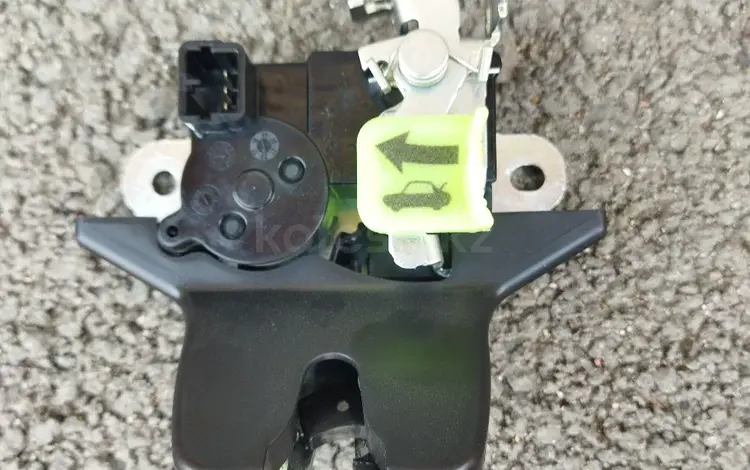 Замок багажника за 25 000 тг. в Алматы