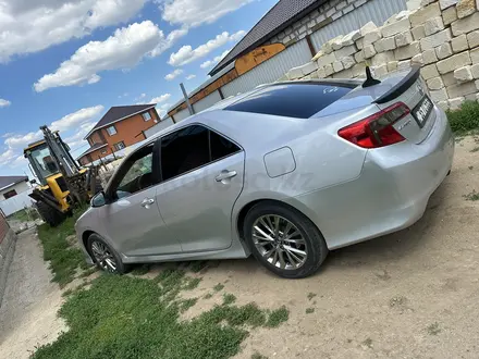 Toyota Camry 2014 года за 5 200 000 тг. в Кульсары – фото 4