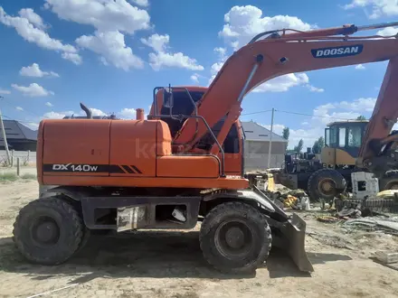 Doosan  DX140W 2010 года за 25 000 000 тг. в Шымкент – фото 2