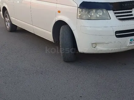 Volkswagen Caravelle 2006 года за 7 000 000 тг. в Караганда – фото 2