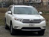 Toyota Highlander 2013 года за 10 800 000 тг. в Актобе – фото 3