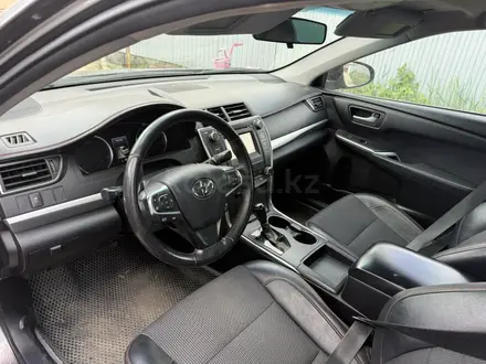 Toyota Camry 2017 года за 5 500 000 тг. в Уральск – фото 3