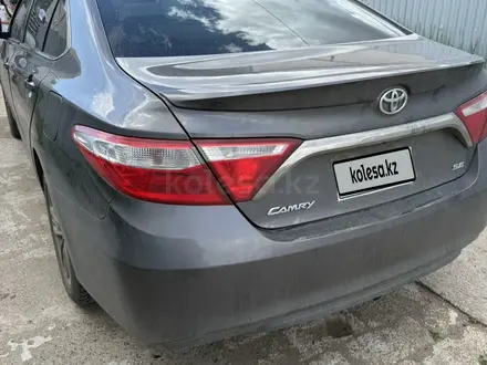 Toyota Camry 2017 года за 5 500 000 тг. в Уральск – фото 2