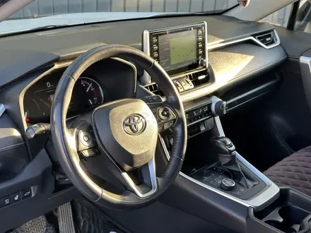 Toyota RAV4 2020 года за 14 850 000 тг. в Актобе – фото 15