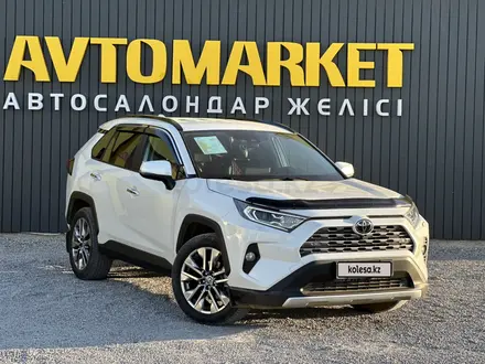 Toyota RAV4 2020 года за 14 850 000 тг. в Актобе – фото 2