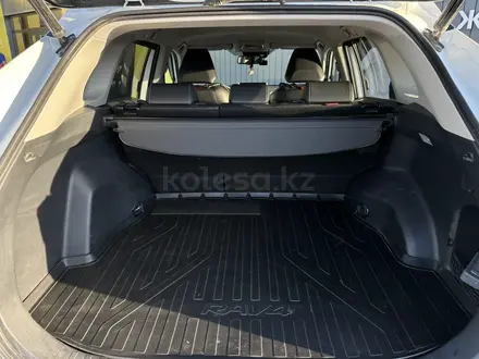 Toyota RAV4 2020 года за 14 850 000 тг. в Актобе – фото 6