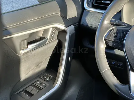 Toyota RAV4 2020 года за 14 850 000 тг. в Актобе – фото 9