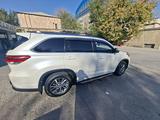 Toyota Highlander 2017 года за 18 000 000 тг. в Шымкент – фото 3